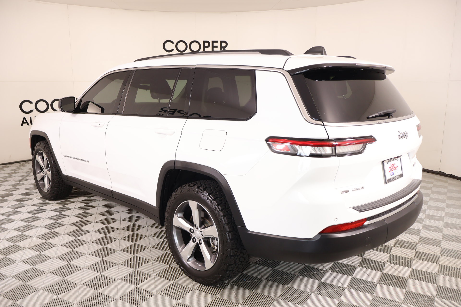 Used 2021 Jeep Grand Cherokee L Limited AWD/4WD image 25
