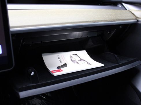 Used 2023 Tesla Model 3 Standard Range image 20