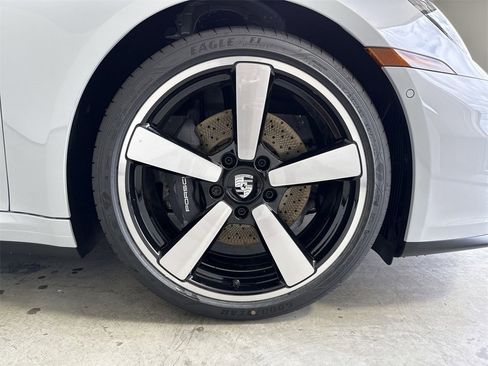 New 2026 Porsche 911 Carrera image 15