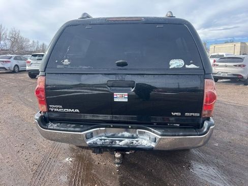 Used 2005 Toyota Tacoma Base image 4