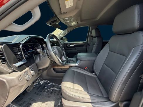 Used 2024 Chevrolet Silverado 1500 LT Trail Boss w/ Convenience Package II AWD/4WD image 10