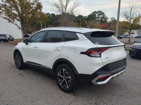 Used 2023 Kia Sportage EX image 7
