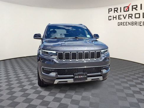 Used 2024 Jeep Wagoneer L Series II w/ Flexible Seating Group AWD/4WD image 3