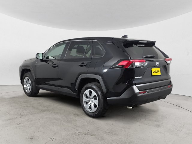 Used 2022 Toyota RAV4 LE AWD/4WD image 7