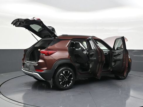 Used 2022 Chevrolet TrailBlazer LT FWD image 28