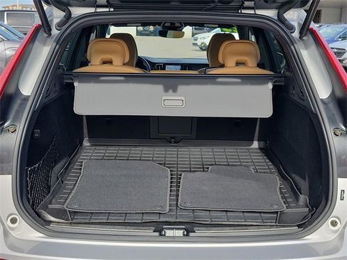 Used 2023 Volvo XC60 B5 Ultimate image 7
