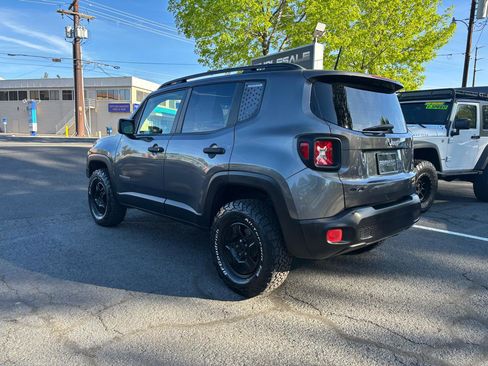 Used 2017 Jeep Renegade Sport w/ Power & Air Group AWD/4WD image 3