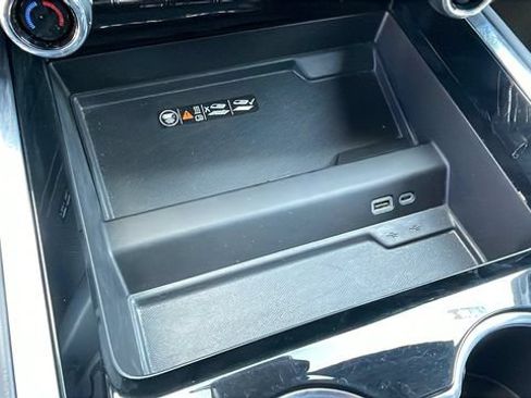 Used 2025 Chevrolet Tahoe Z71 AWD/4WD image 17