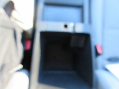 Used 2023 Nissan Frontier SV image 27