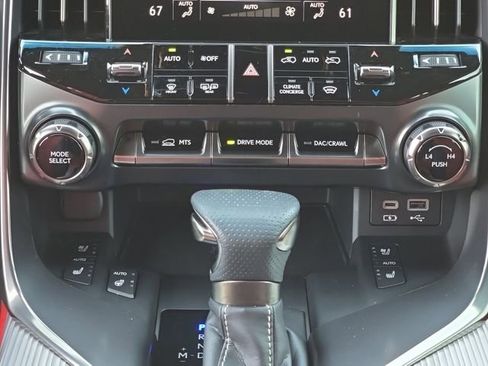 Used 2024 Lexus LX 600 F Sport image 27