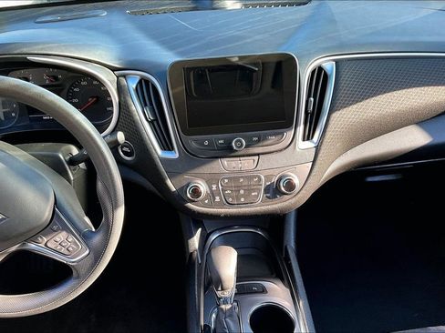 Used 2024 Chevrolet Malibu LT image 9