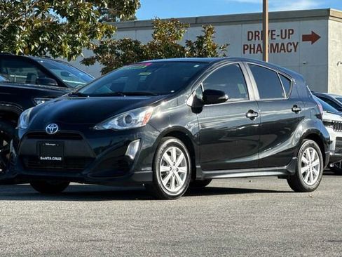 Used 2017 Toyota Prius C Two image 8