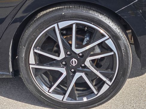 Used 2025 Nissan Sentra SR image 19