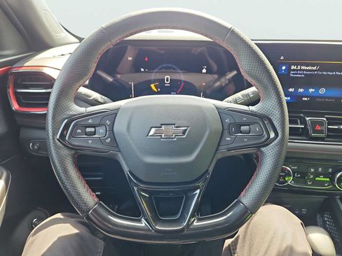 Used 2024 Chevrolet TrailBlazer RS w/ Convenience Package AWD/4WD image 23