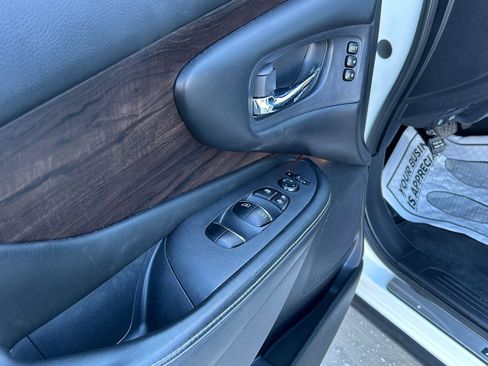 Used 2020 Nissan Murano Platinum image 7