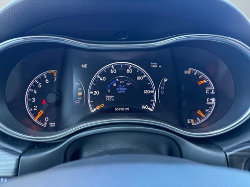 Used 2022 Jeep Grand Cherokee Limited image 12