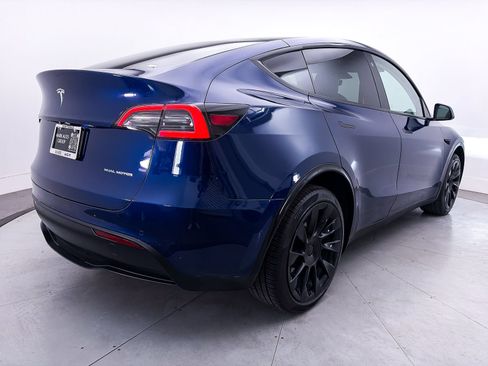 Used 2022 Tesla Model Y Long Range AWD/4WD image 14