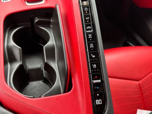 Used 2021 Chevrolet Corvette Stingray Preferred Cpe w/ Z51 Performance Package image 17