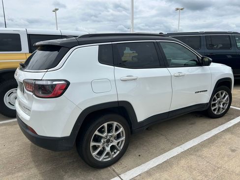 Used 2025 Jeep Compass Limited AWD/4WD image 5