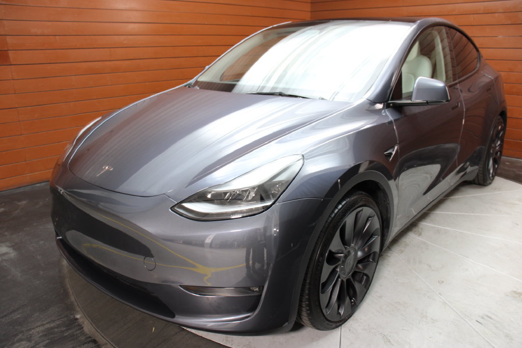 Used 2023 Tesla Model Y Performance AWD/4WD image 29