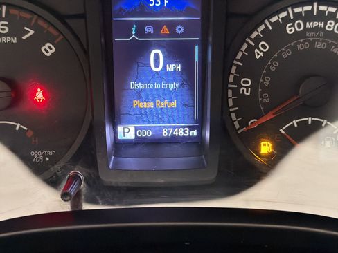 Used 2018 Toyota Tacoma SR w/ SR Convenience Package image 19