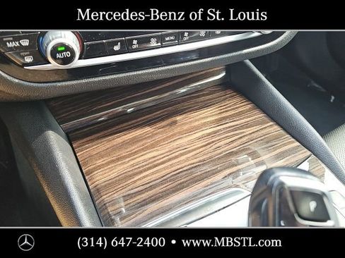 Used 2021 BMW 530i xDrive w/ Premium Package image 30