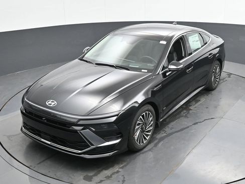 New 2025 Hyundai Sonata Limited image 42