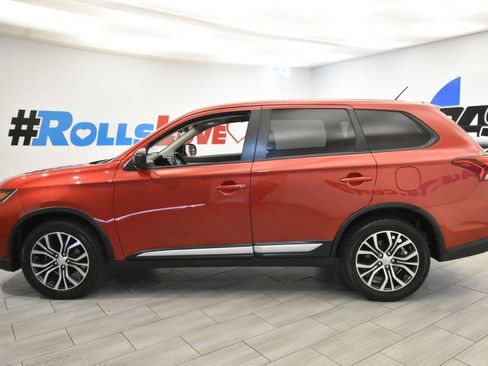 Used 2016 Mitsubishi Outlander ES image 2