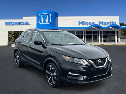 Used 2022 Nissan Rogue Sport SL image 1