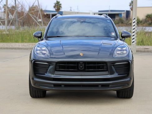 Used 2022 Porsche Macan image 2