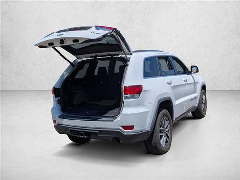 Used 2020 Jeep Grand Cherokee Laredo w/ Laredo X Package RWD image 5