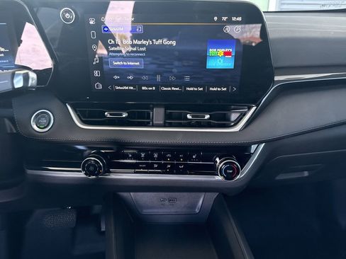 Used 2025 Chevrolet Equinox LT image 17