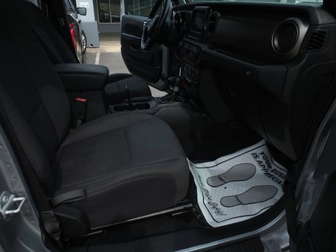 Used 2018 Jeep Wrangler Unlimited Sport S AWD/4WD image 14