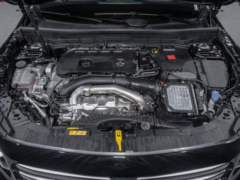 Certified 2025 Mercedes-Benz GLB 250 image 21