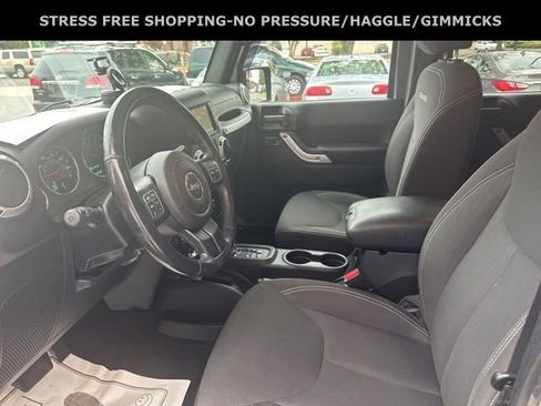 Used 2016 Jeep Wrangler Unlimited Sahara w/ Dual Top Group image 9