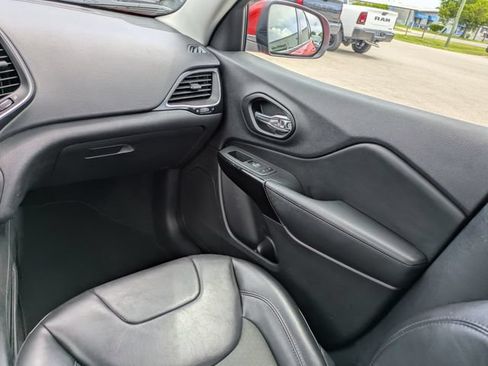 Certified 2021 Jeep Cherokee Latitude Plus FWD image 13