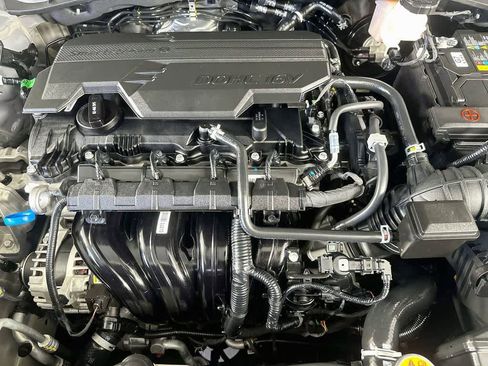 Used 2025 Hyundai Kona SEL FWD image 8