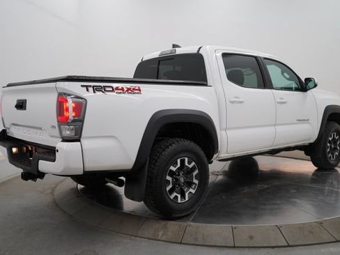 Used 2020 Toyota Tacoma TRD Off-Road w/ Technology Package AWD/4WD image 7