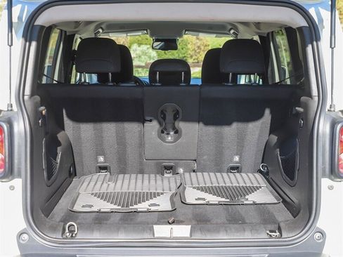 Used 2018 Jeep Renegade Latitude w/ UConnect 8.4 Nav Group image 37