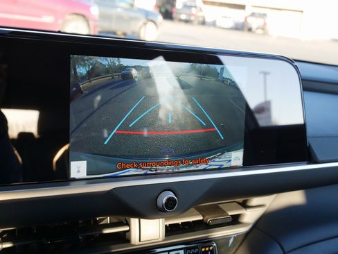 Used 2025 Toyota Crown Signia image 25