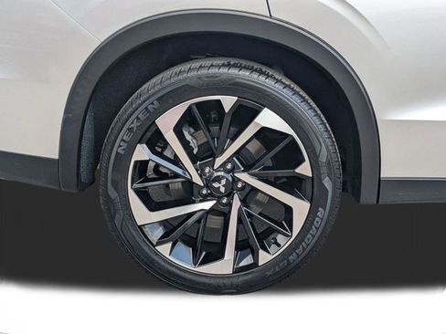 Used 2024 Mitsubishi Outlander SE image 11