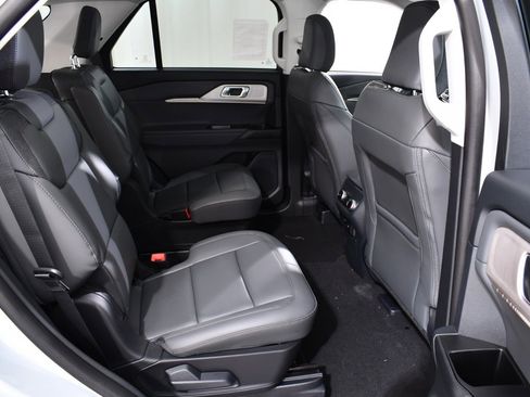 New 2025 Ford Explorer Active w/ Active Comfort Package image 19