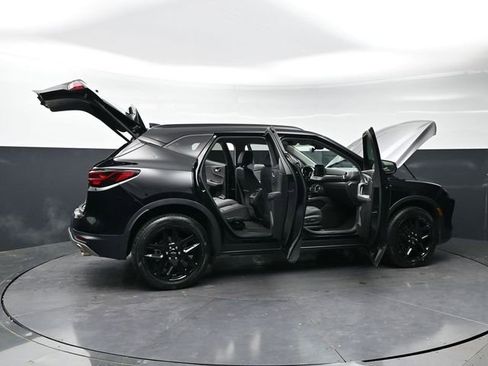 Used 2023 Chevrolet Blazer LT w/ Sound & Technology Package FWD image 40