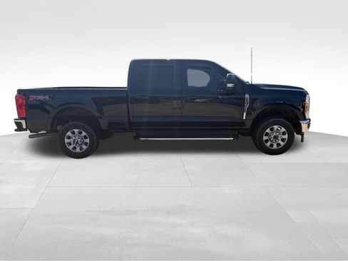 Used 2023 Ford F250 XLT w/ FX4 Off-Road Package AWD/4WD image 3