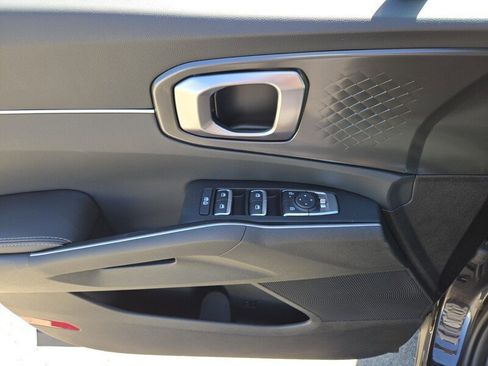 New 2026 Kia Sorento LX FWD image 9