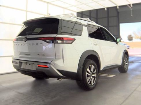 Certified 2025 Nissan Pathfinder SL AWD/4WD image 10