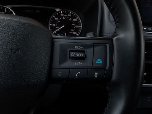 Used 2025 Nissan Rogue SV AWD/4WD image 38