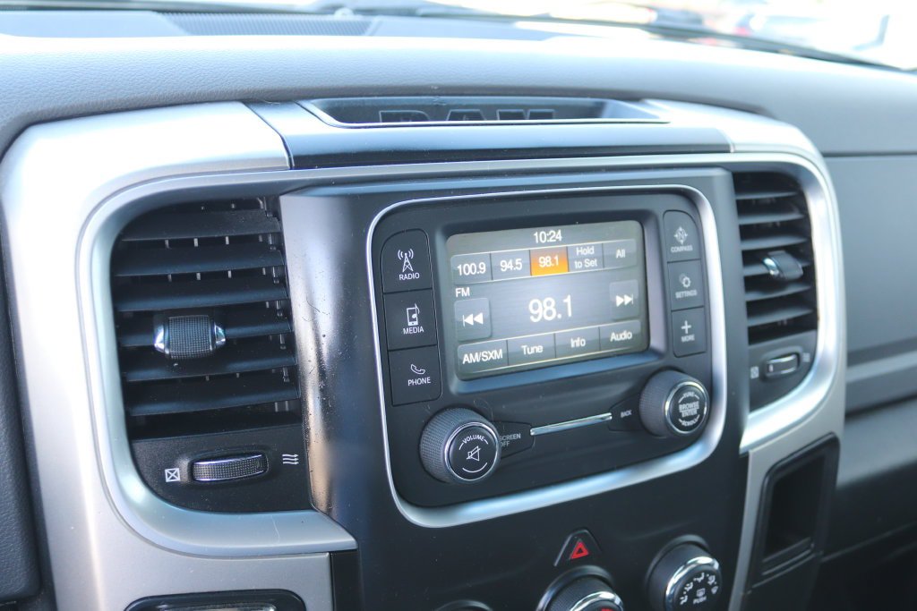 Used 2020 RAM 1500 Classic SLT AWD/4WD image 31