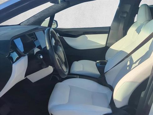 Used 2021 Tesla Model X Long Range image 10