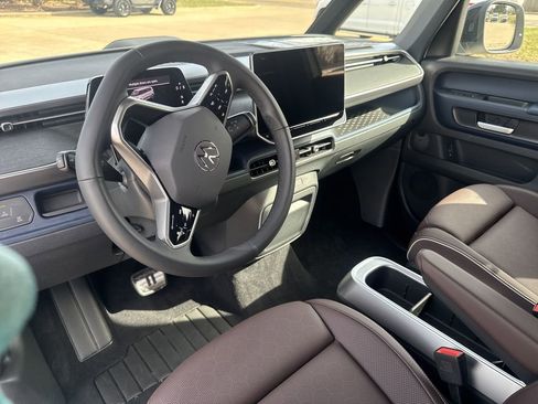 New 2025 Volkswagen ID. Buzz Pro S RWD image 27